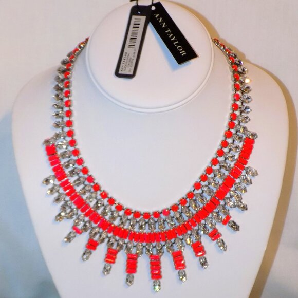New $148 Ann Taylor Pronged Crystal & Neon Pink Statement Bling Collar Necklace - Picture 9 of 9